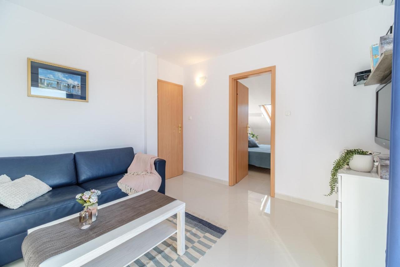 Luka'S Sea View Terrace & Steps From The Beach Apartment Mirca  Ngoại thất bức ảnh